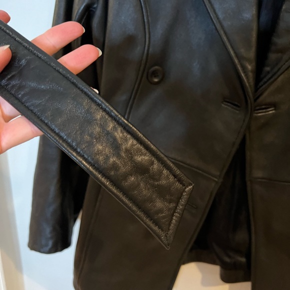 VINTAGE | Amazing vintage black leather double breasted belted jacket - Picture 6 of 10